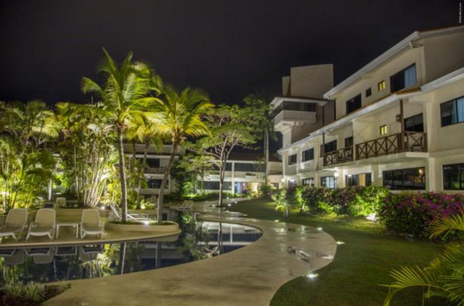 Private Family Room In Coronado Luxury Club & Suites Playa Coronado Ngoại thất bức ảnh